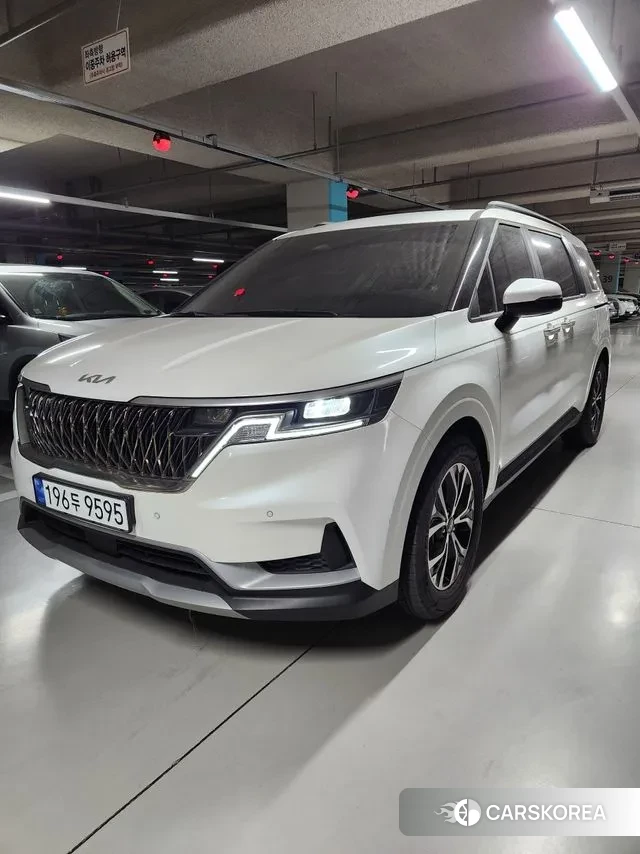 Kia Carnival 4th generation 2023 Белый из Кореи