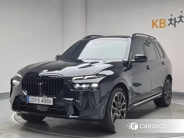 BMW X7 (G07) 2025 Черный из Кореи