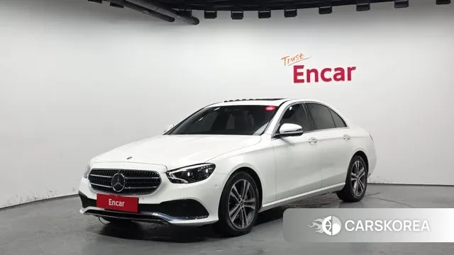Mercedes-Benz E-Class W213 2021 Белый из Кореи