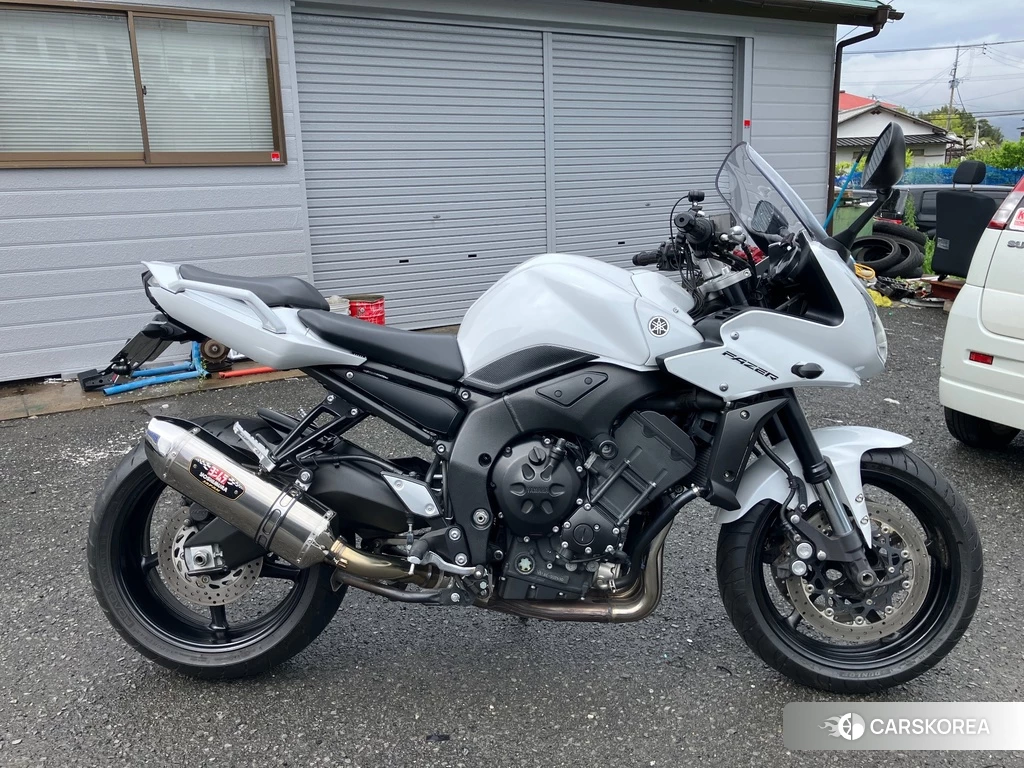 Проданный Yamaha FZ1 FEATHER 2010 из Японии