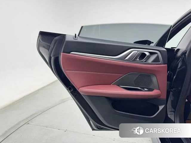 BMW i4 2025 Черный из Китая