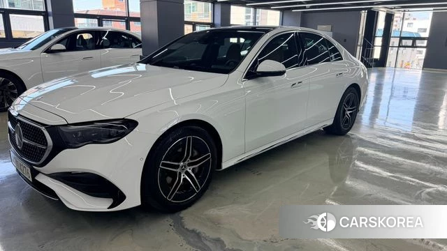 Mercedes-Benz E-Class W214 2025 Белый из Кореи