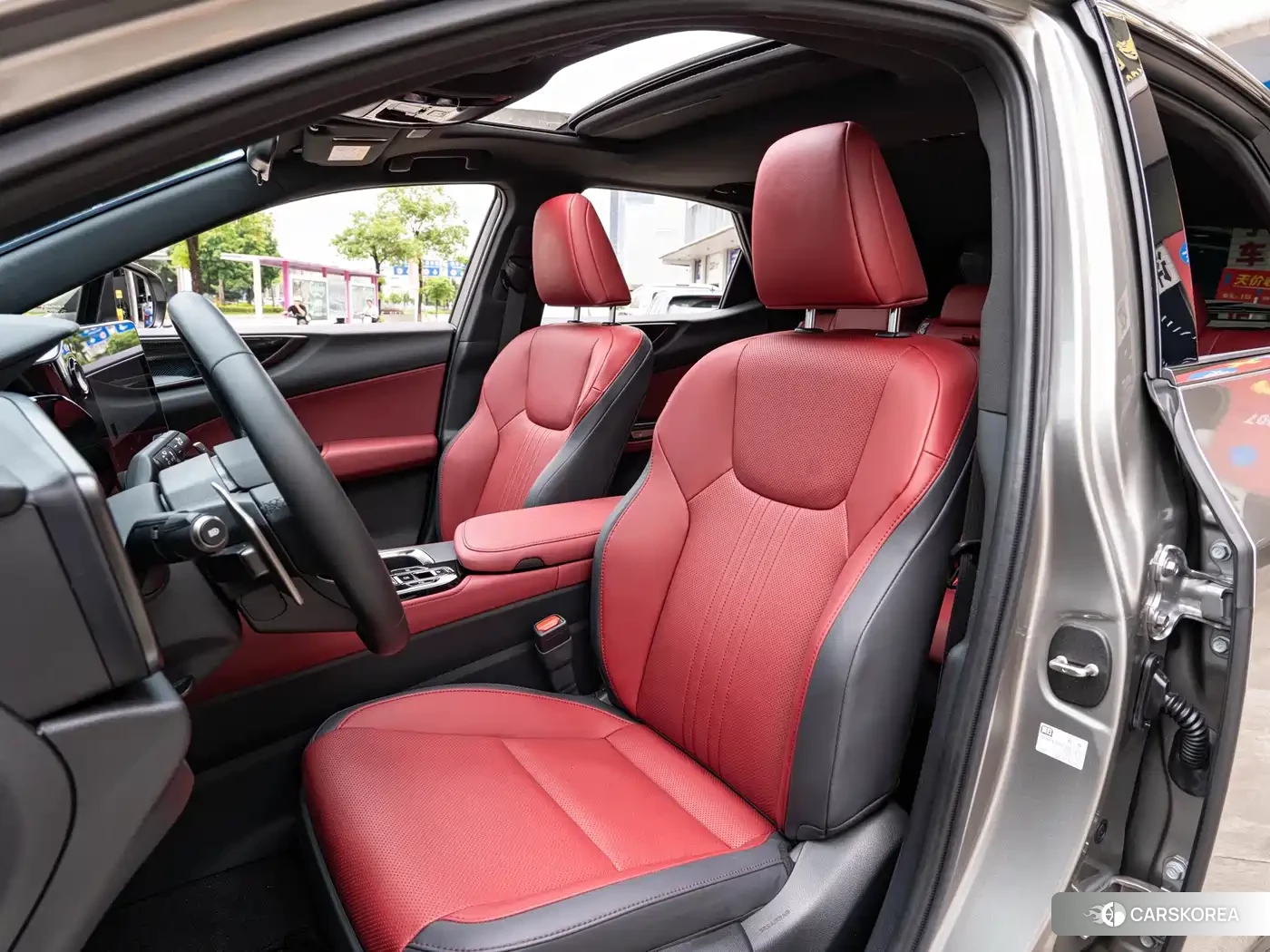 Lexus NX 2024 Silver/gray из Китая