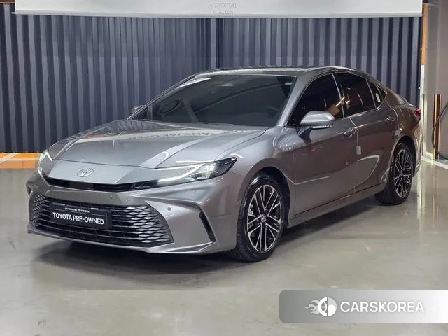 Toyota Camry (XV80) 2025 Песочный из Кореи