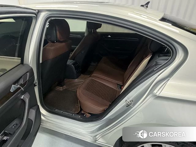 Volkswagen Magotan 2019 Желтый из Китая