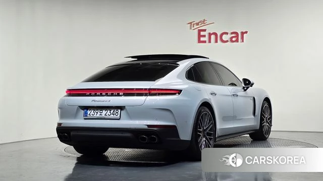 Porsche Panamera (976) 2025 Серебристо-серый из Кореи
