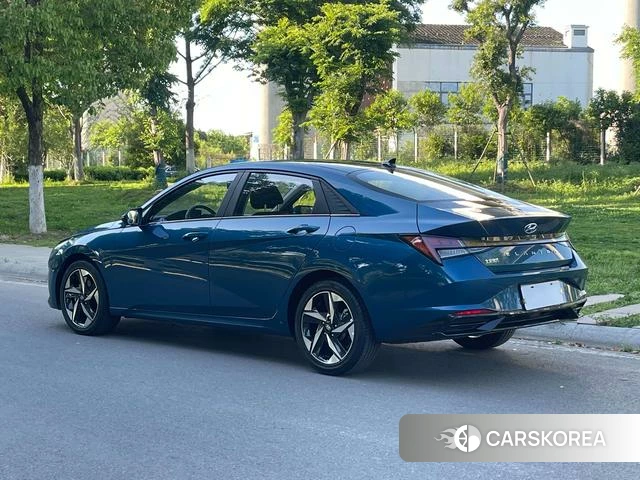 Hyundai Elantra 2022 Синий из Китая