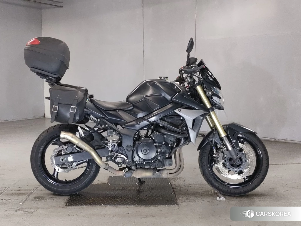 Проданный Suzuki GSR750 id 4176231 из Японии, фото 2