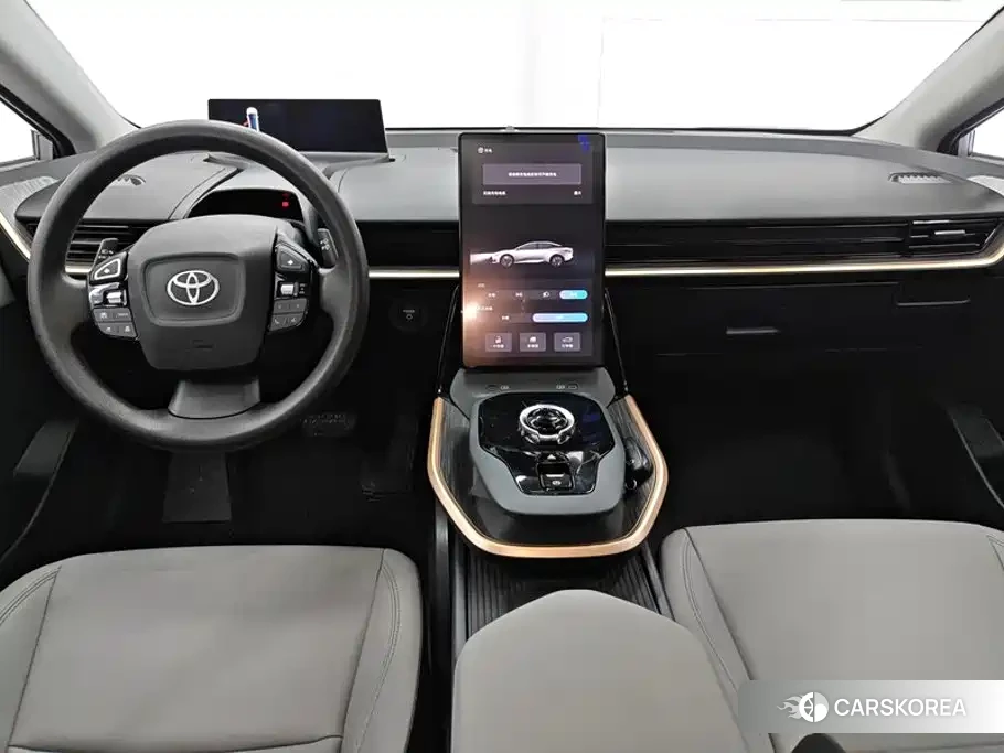Toyota bZ3 2026 Silver/gray из Китая, фото 2