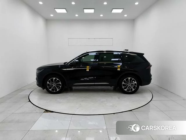 Lincoln Navigator 2023 Черный из Китая