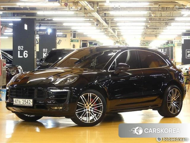 Porsche Macan 2018 Черный из Кореи