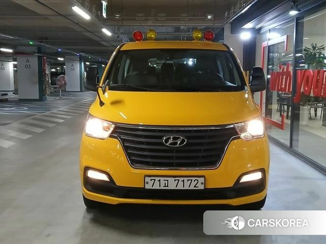 Hyundai The New Grand Starex 2021 Желтый из Кореи