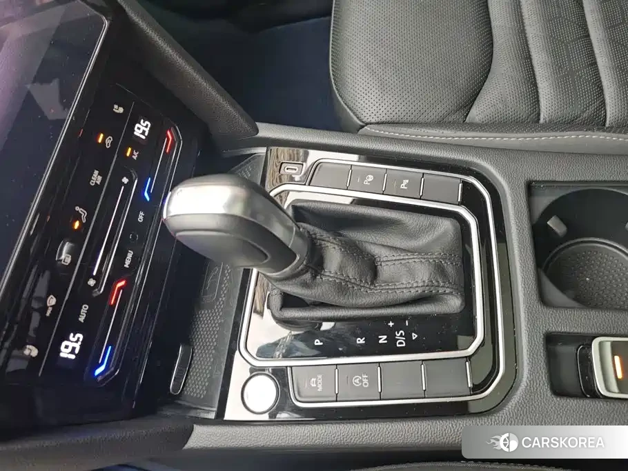 Volkswagen FAW-Volkswagen CC 2021 Silver/gray из Китая