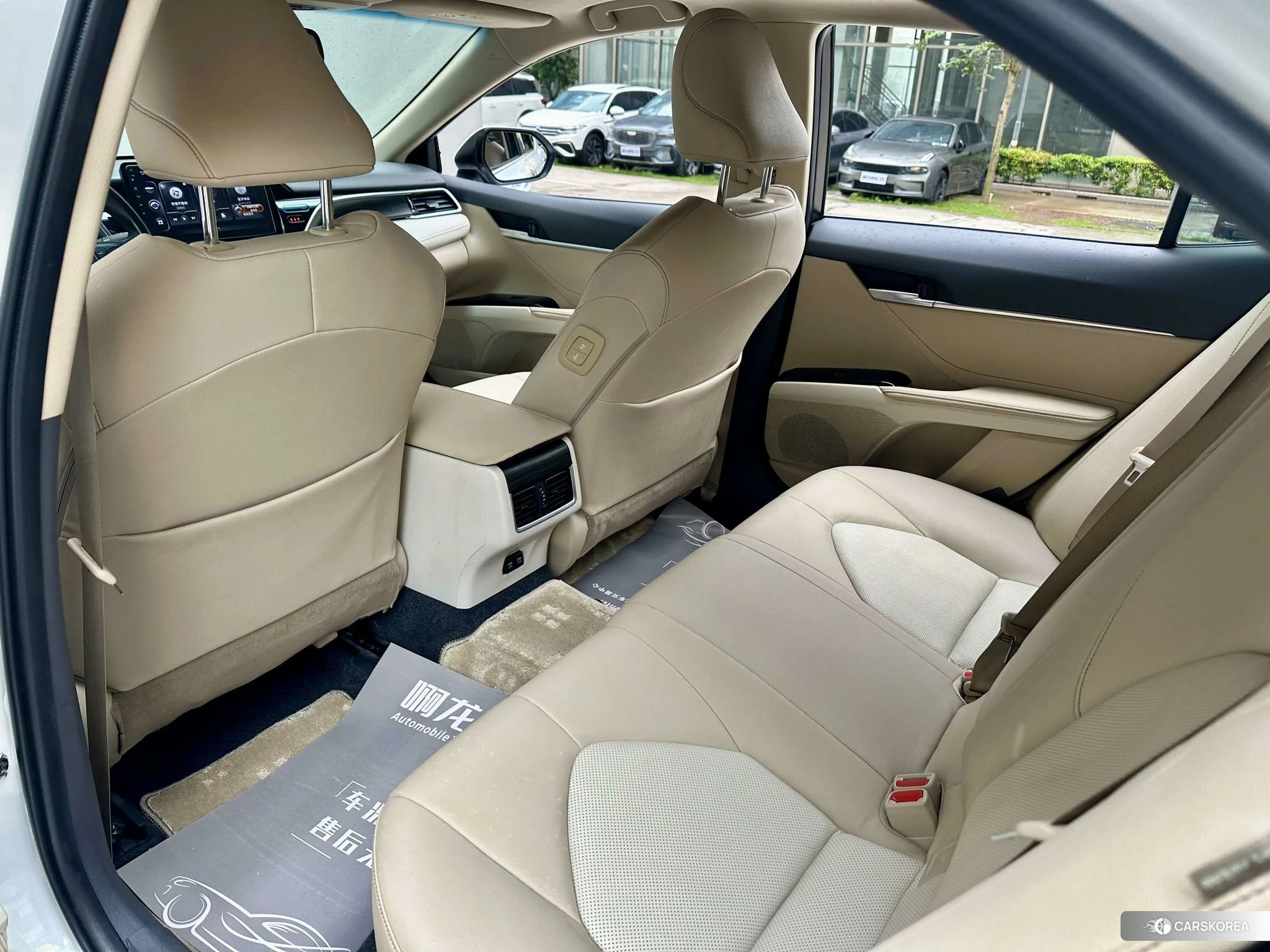 Toyota Camry 2021 Белый из Китая