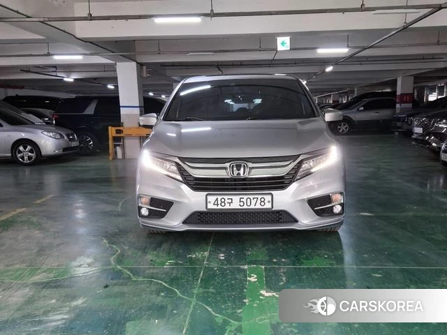 Honda Odyssey 2018 Серебристо-серый из Кореи