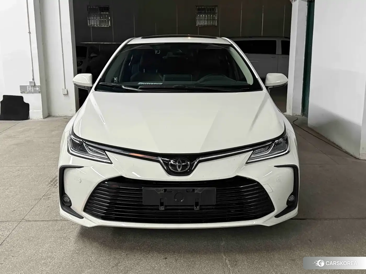 Toyota Corolla 2021 Белый из Китая