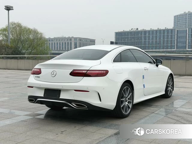 Mercedes-Benz E-class (imported) 2021 Белый из Китая