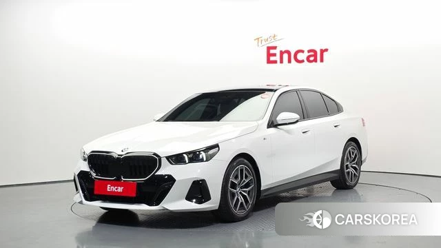 BMW 5 Series (G60) 2025 Белый из Кореи