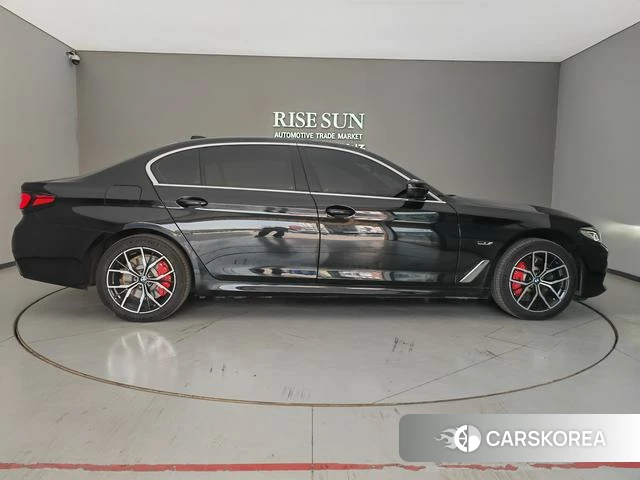 BMW 5 series PHEV 2022 Черный из Китая