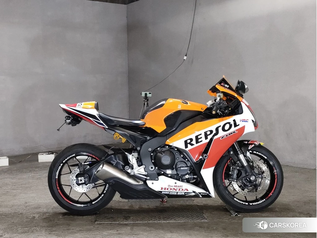 Проданный Honda CBR1000RR 2019 из Японии, фото 2