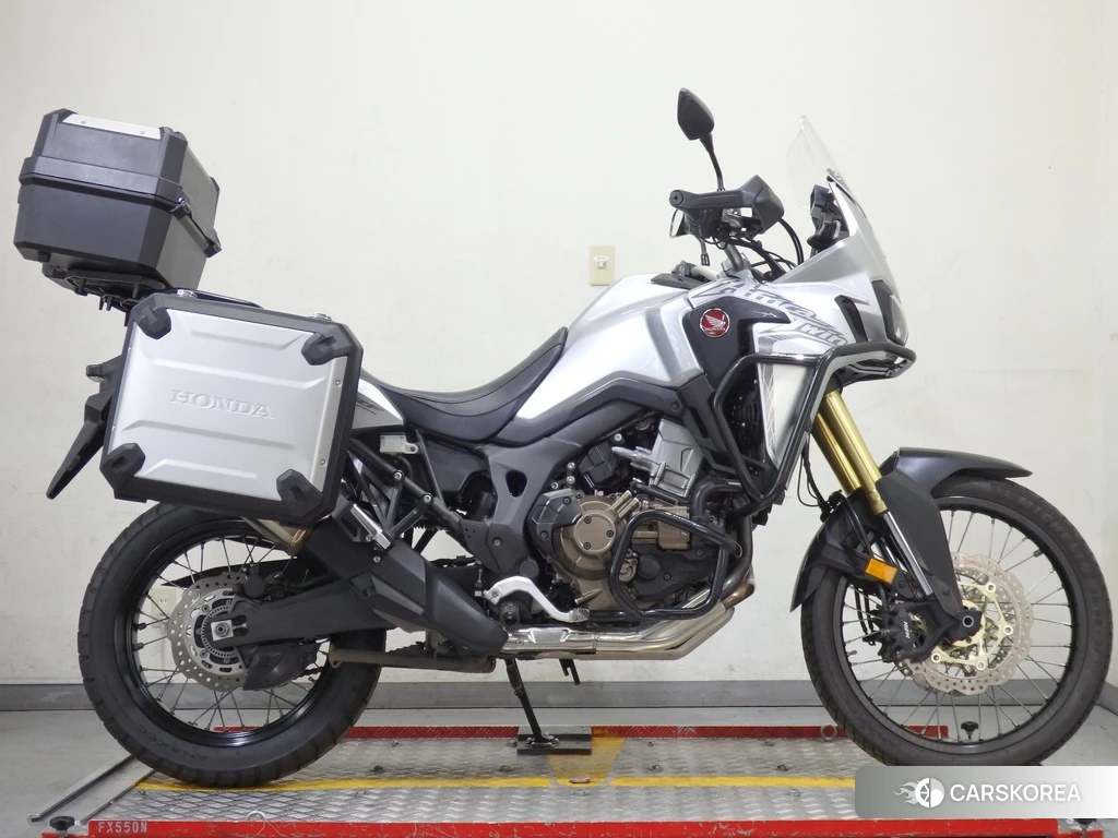Проданный Honda CRF1000L AFRICA TWIN 2016 из Японии