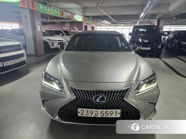 Lexus ES300h 7th generation 2021 Песочный из Кореи