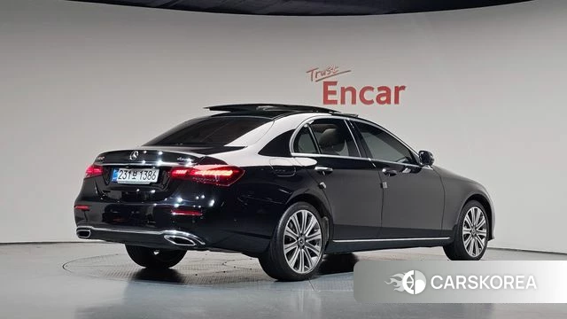 Mercedes-Benz E-Class W213 2021 Черный из Кореи