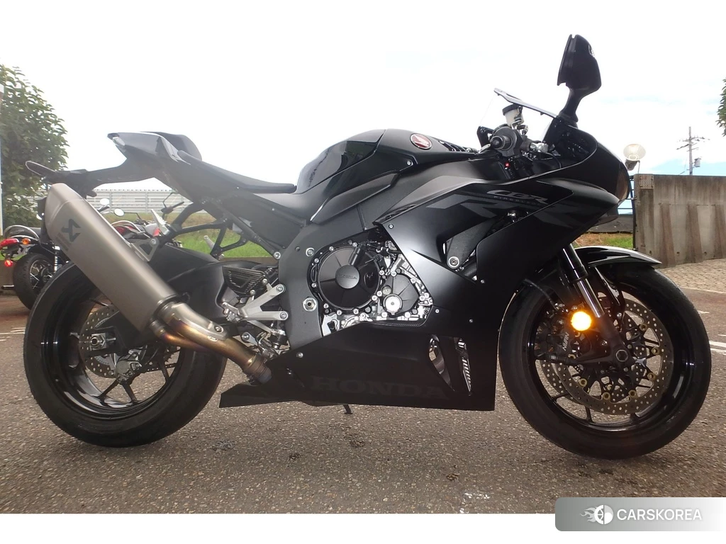 Проданный Honda CBR1000RR-R FIREBLADE 2021 из Японии, фото 2