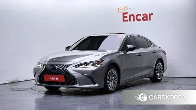 Lexus ES300h 7th generation 2018 Серебристо-серый из Кореи