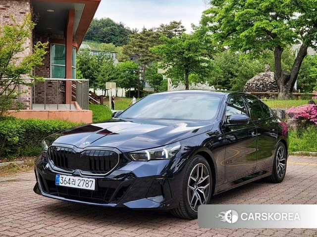 BMW 5 Series (G60) 2025 Черный из Кореи