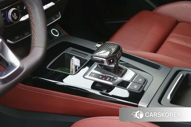 Audi Q5L 2024 Черный из Китая