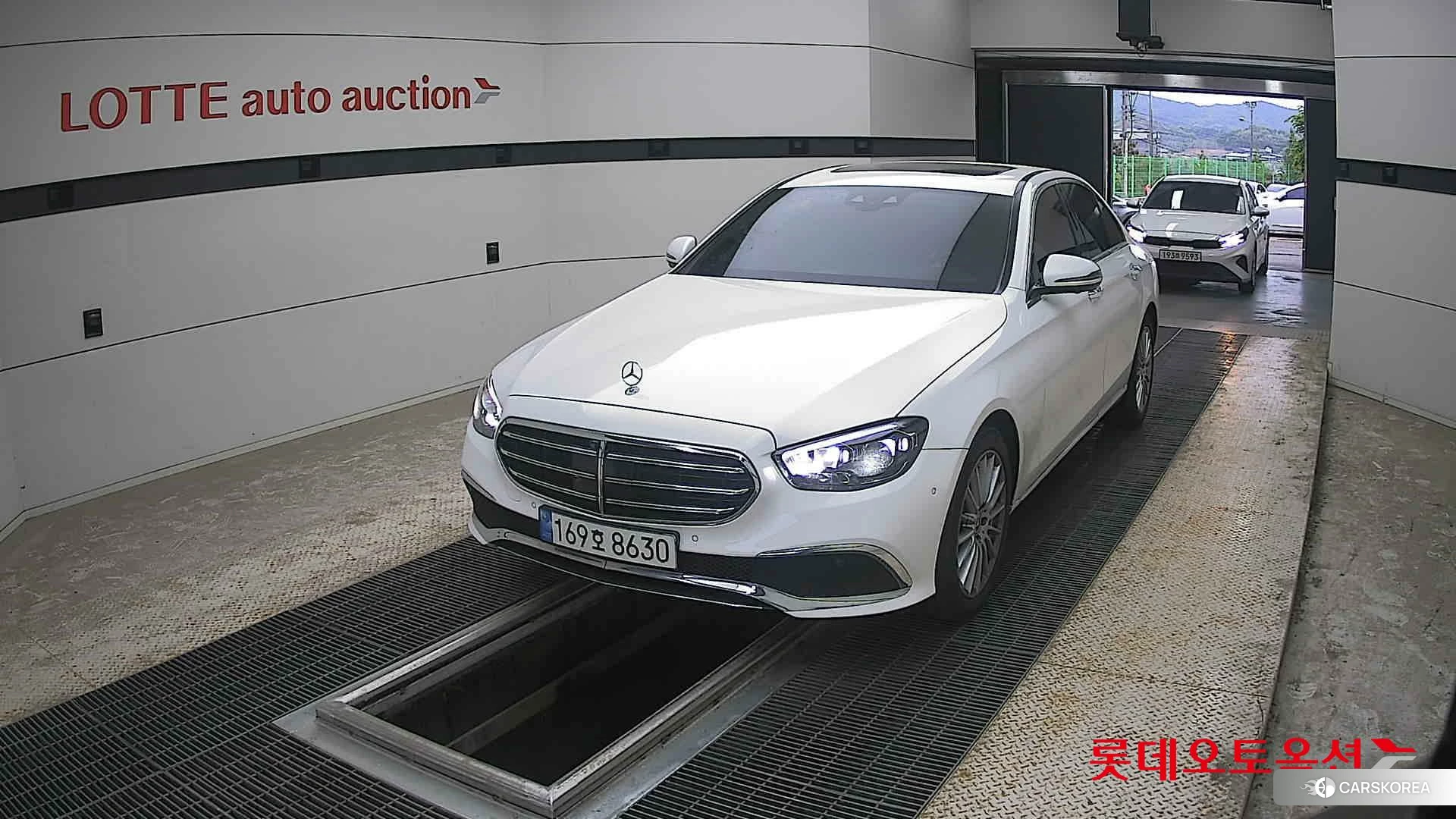 Mercedes-Benz Mercedes-Benz E250 2022 Белый из Кореи
