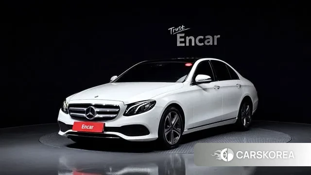 Mercedes-Benz E-Class W213 2018 Белый из Кореи