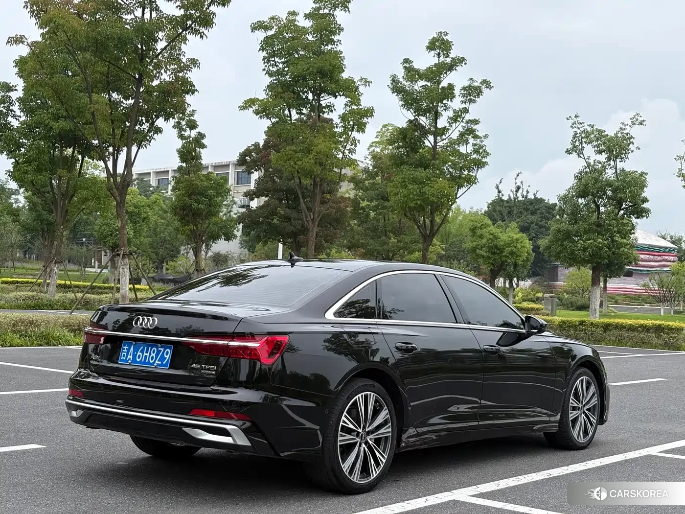 Audi A6L 2026 Черный из Китая