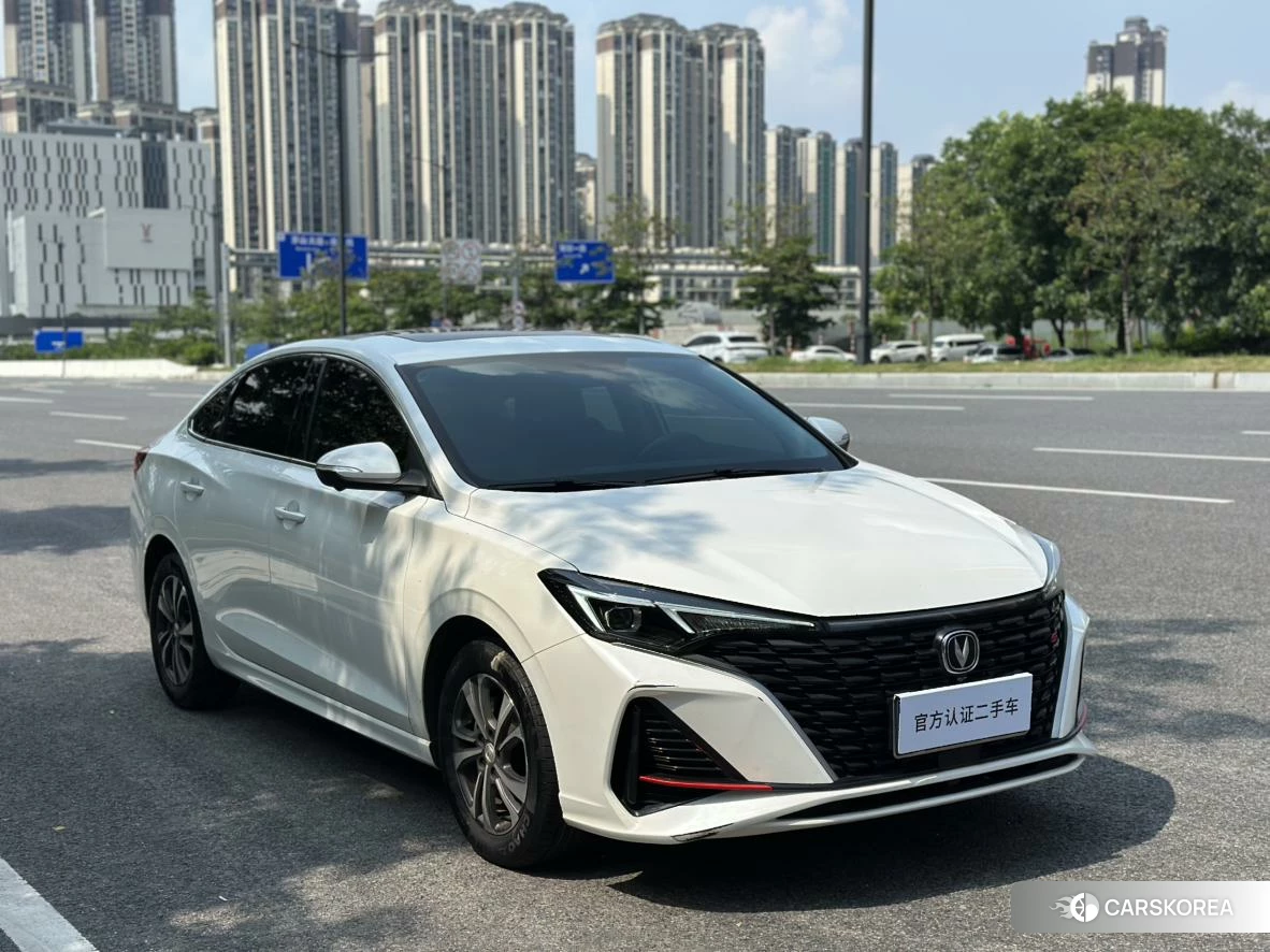 Chang'an Yidong 2023 Белый из Китая