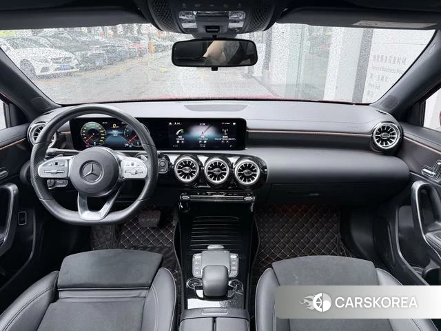 Mercedes-Benz Class A 2023 Красный из Китая