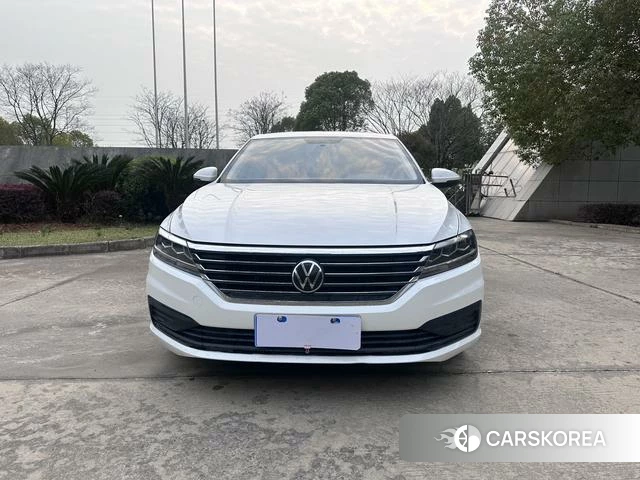 Volkswagen Lavida 2022 Белый из Китая