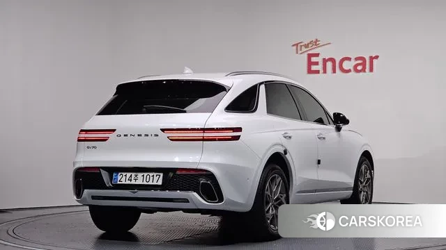 Genesis GV70 2023 Белый из Кореи