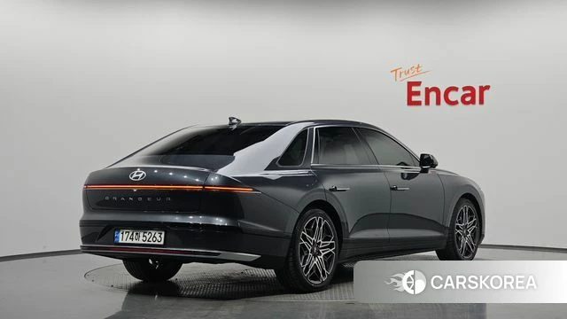 Hyundai Grandeur (GN7) 2023 Серый из Кореи