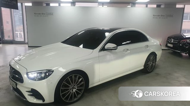 Mercedes-Benz E-Class W213 2022 Белый из Кореи