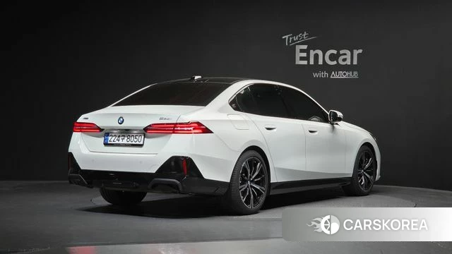 BMW 5 Series (G60) 2026 Белый из Кореи