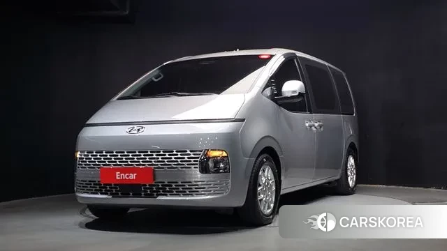 Hyundai Staria 2023 Серебряный из Кореи