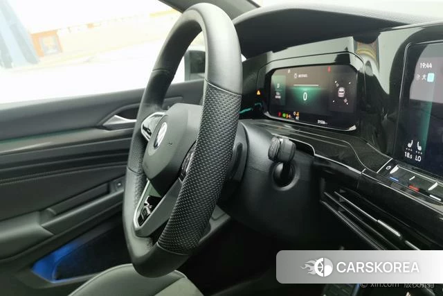 Volkswagen Golf 2024 Белый из Китая