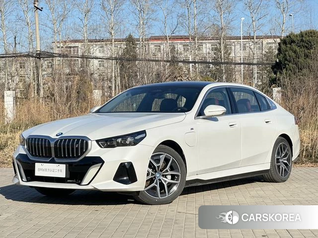 BMW i5 2025 Белый из Китая