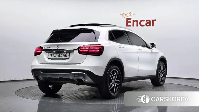 Mercedes-Benz GLA-Class X156 2019 Белый из Кореи