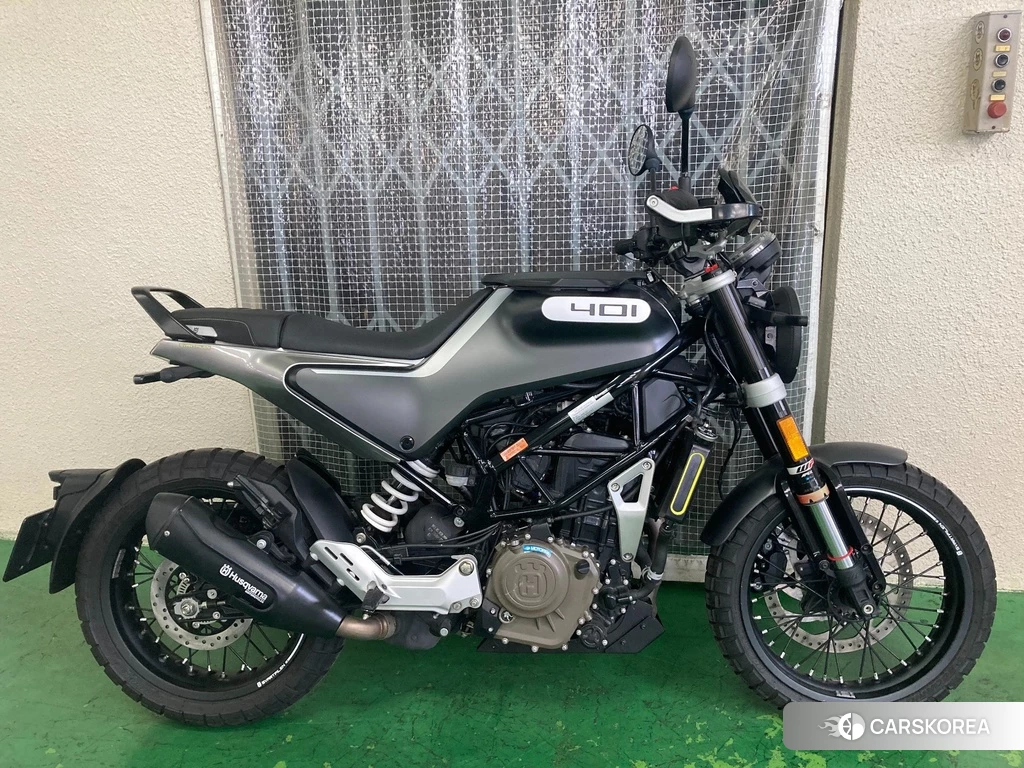Проданный Husqvarna SVARTPILEN 401 2021 из Японии