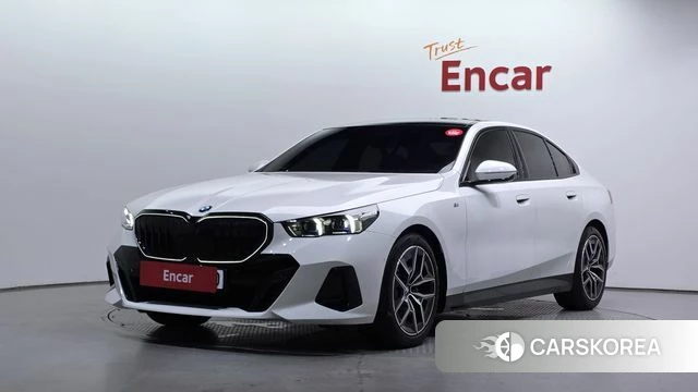 BMW 5 Series (G60) 2025 Белый из Кореи