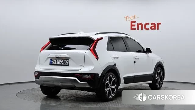 Kia Di Ol Nu Niro 2022 Белый из Кореи