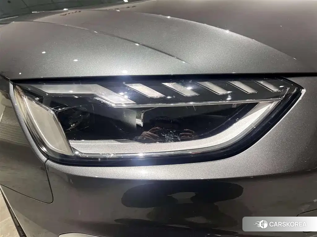 Audi A4L 2024 Silver/gray из Китая