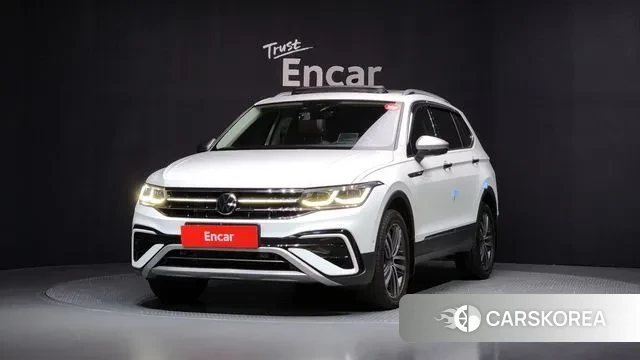 Volkswagen Tiguan Allspace 2023 Белый из Кореи
